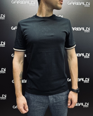 T-shirt nera con dettaglio maniche Boss(1) 2024